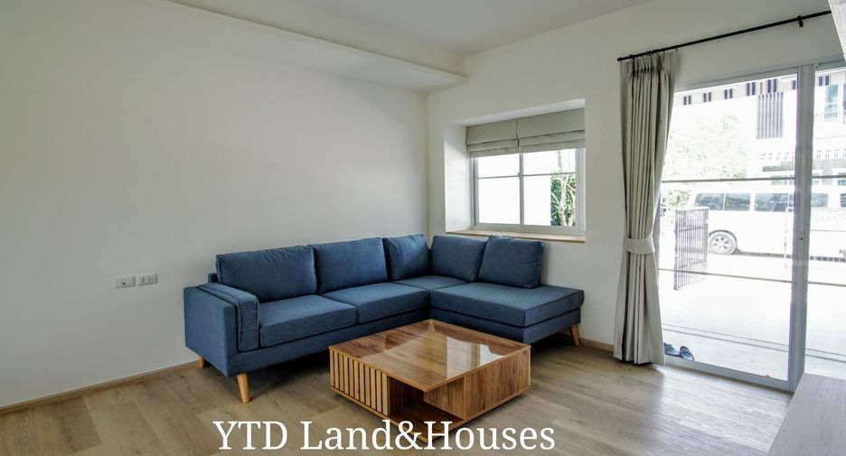 For rent 3 bedrooms townhouse in Bang Phli, Samut Prakan