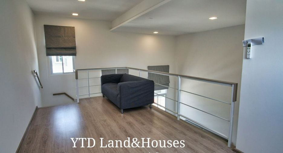 For rent 3 bedrooms townhouse in Bang Phli, Samut Prakan
