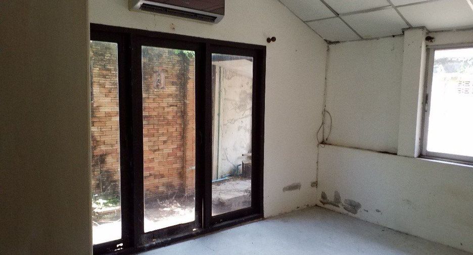 Casa en venta de 3 habitaciones en Bang Phli, Samut Prakan