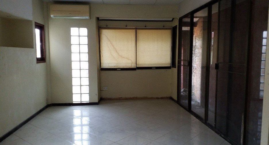 Casa en venta de 3 habitaciones en Bang Phli, Samut Prakan