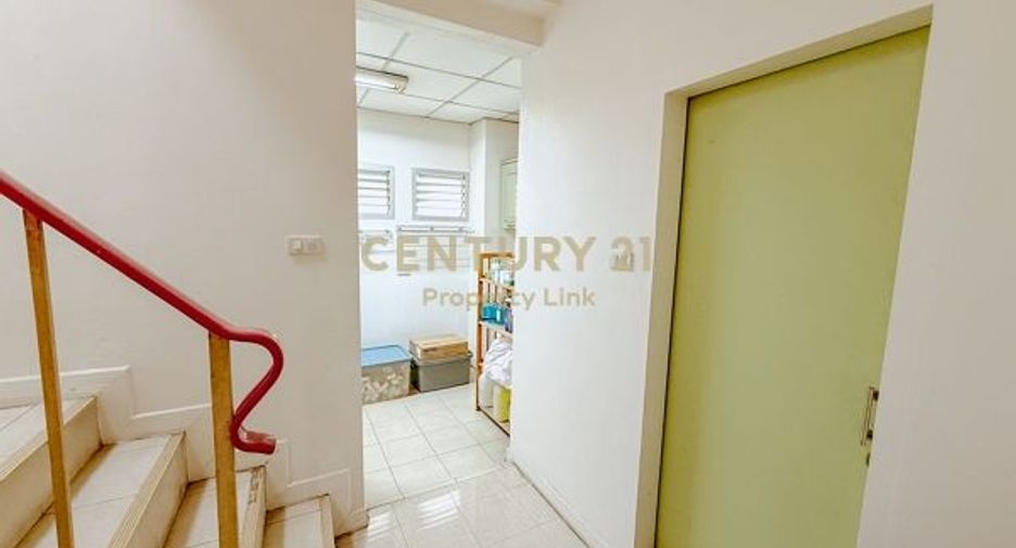 For sale 6 bedrooms retail Space in Phaya Thai, Bangkok