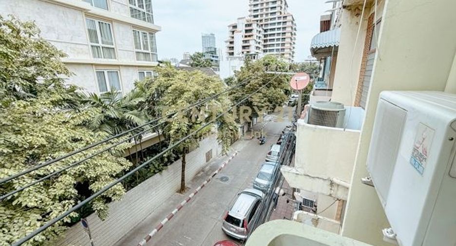 For sale 6 bedrooms retail Space in Phaya Thai, Bangkok