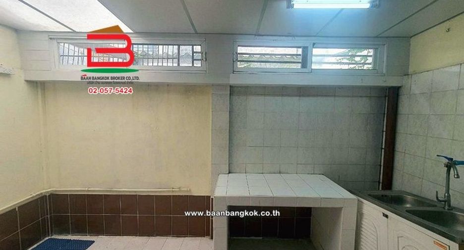 Casa adosada en venta de 2 habitaciones en Pak Kret, Nonthaburi