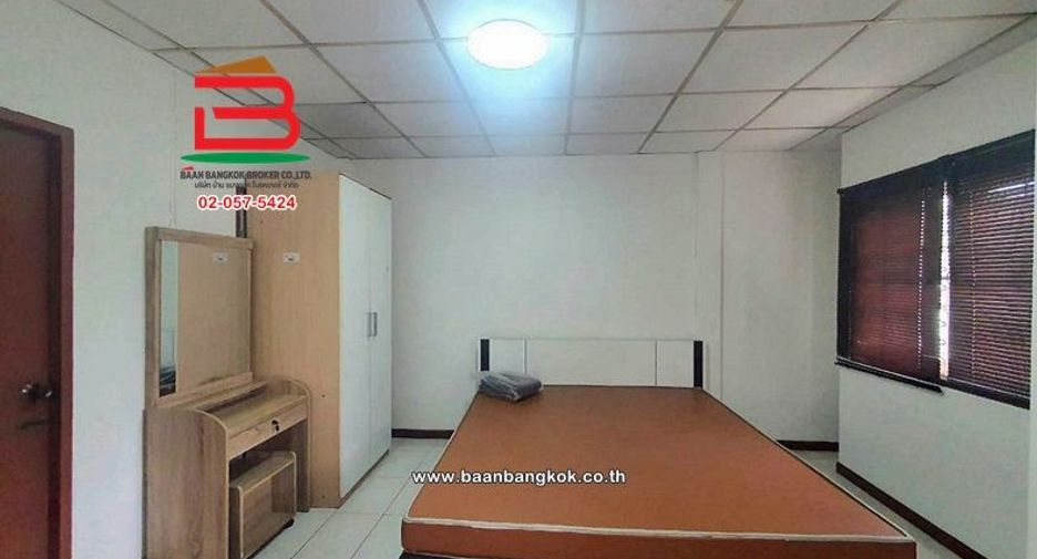 Casa adosada en venta de 2 habitaciones en Pak Kret, Nonthaburi