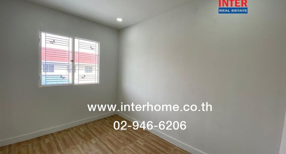 À vendre 3 chambres maison de ville à Sam Phran, Nakhon Pathom