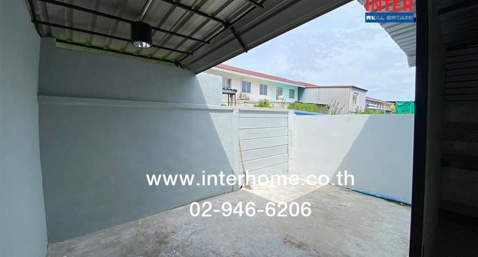 À vendre 3 chambres maison de ville à Sam Phran, Nakhon Pathom