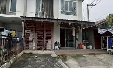 Casa adosada en venta de 3 habitaciones en Krathum Baen, Samut Sakhon