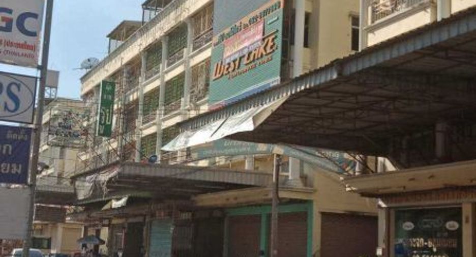For rent 7 bedrooms retail Space in Khlong Luang, Pathum Thani