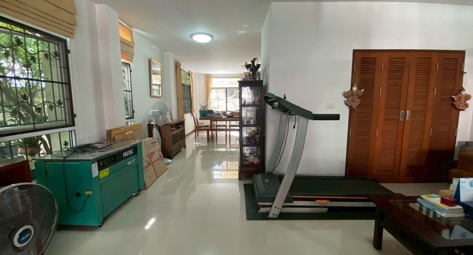 For sale 2 bedrooms townhouse in Mueang Nonthaburi, Nonthaburi