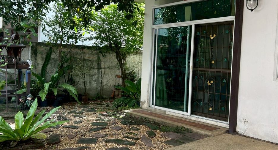For sale 2 bedrooms townhouse in Mueang Nonthaburi, Nonthaburi