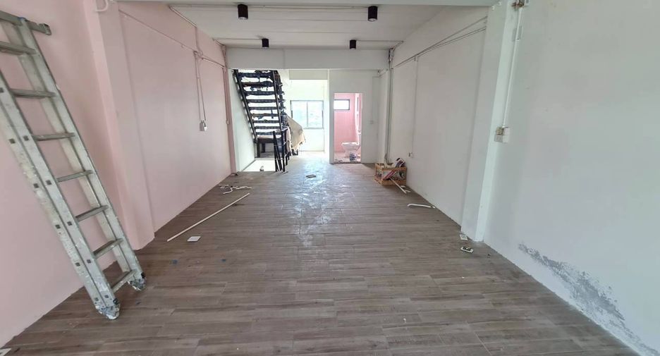 À vendre 3 chambres local commercial à Mueang Nonthaburi, Nonthaburi
