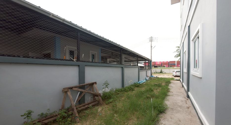 Gewerbefläche zum Kauf mit 3 Zimmer in Si Racha, Chonburi