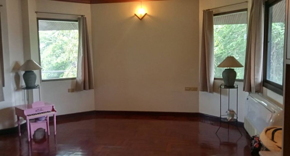 Casa en venta de 4 habitaciones en Pak Kret, Nonthaburi