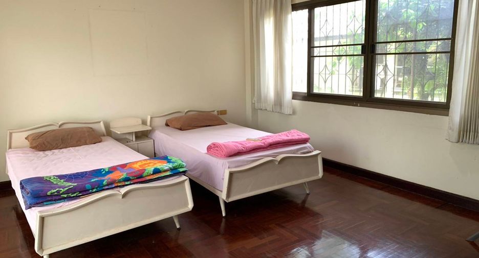 Casa en venta de 4 habitaciones en Pak Kret, Nonthaburi