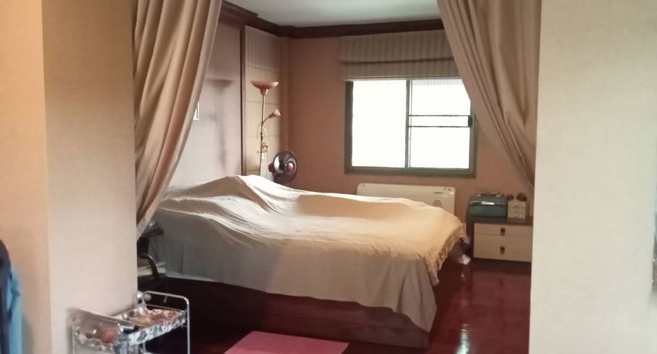 Casa en venta de 4 habitaciones en Pak Kret, Nonthaburi