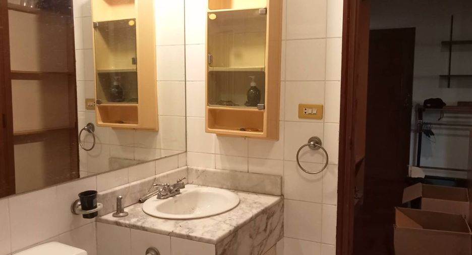 Casa en venta de 4 habitaciones en Pak Kret, Nonthaburi