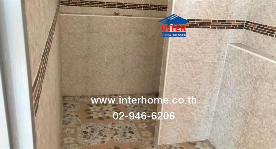 For sale 5 bedrooms house in Khlong Luang, Pathum Thani