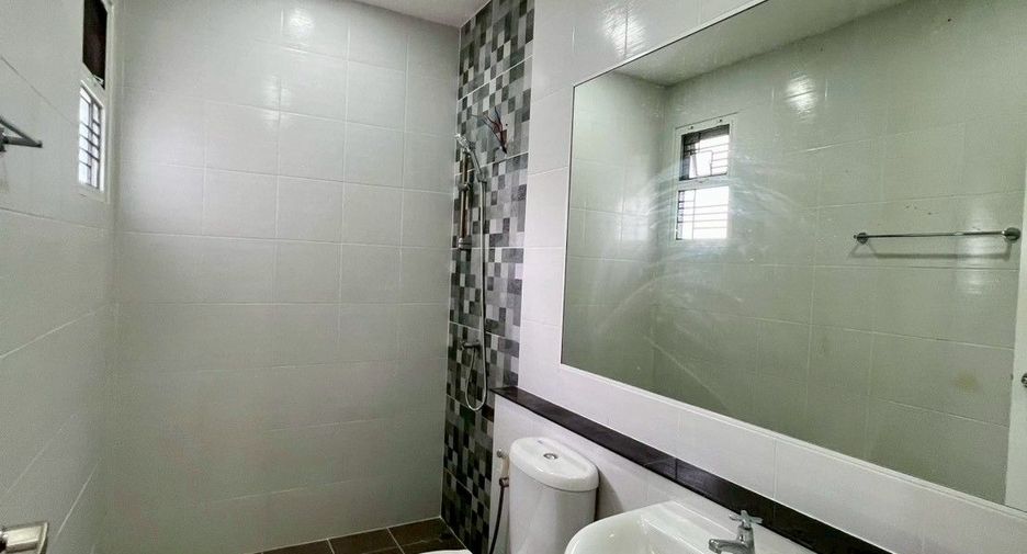 For sale 3 bedrooms house in Nikhom Phatthana, Rayong