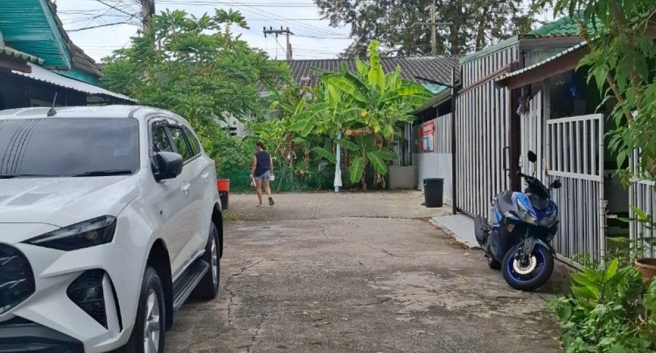 For sale studio townhouse in Bang Lamung, Chonburi