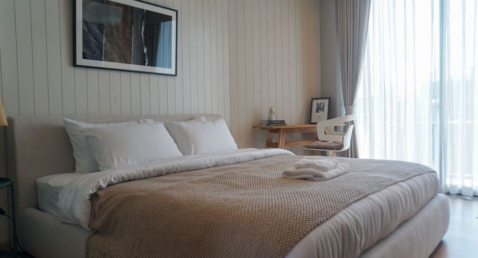 For rent 4 bedrooms house in Watthana, Bangkok