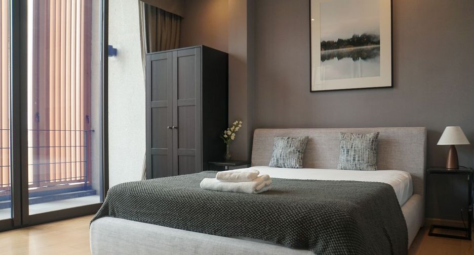 For rent 4 bedrooms house in Watthana, Bangkok