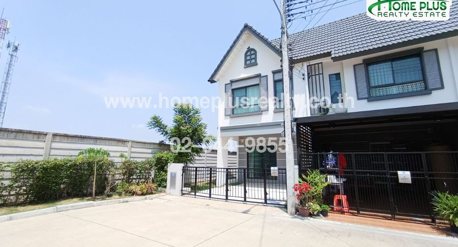 À vendre 3 chambres maison de ville à Mueang Pathum Thani, Pathum Thani