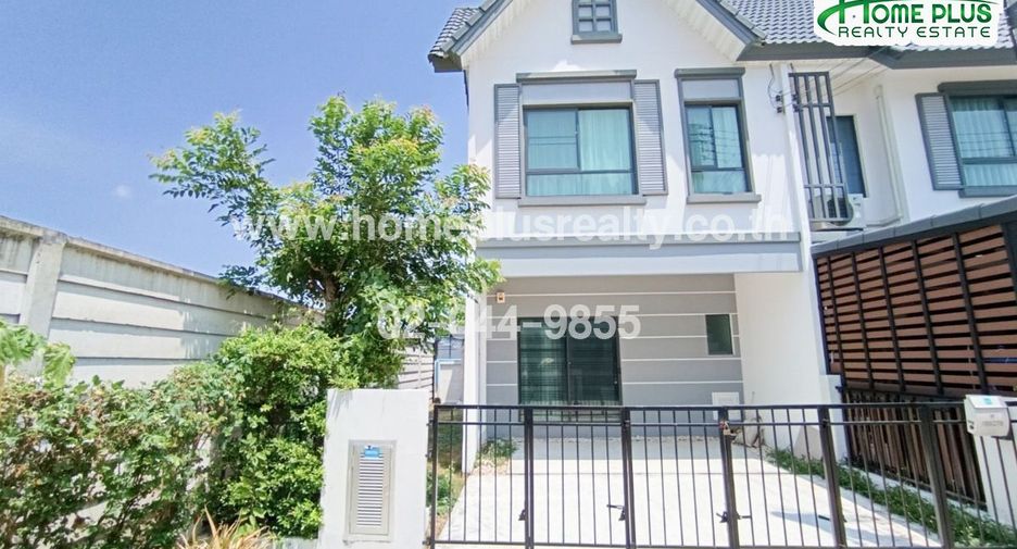 À vendre 3 chambres maison de ville à Mueang Pathum Thani, Pathum Thani