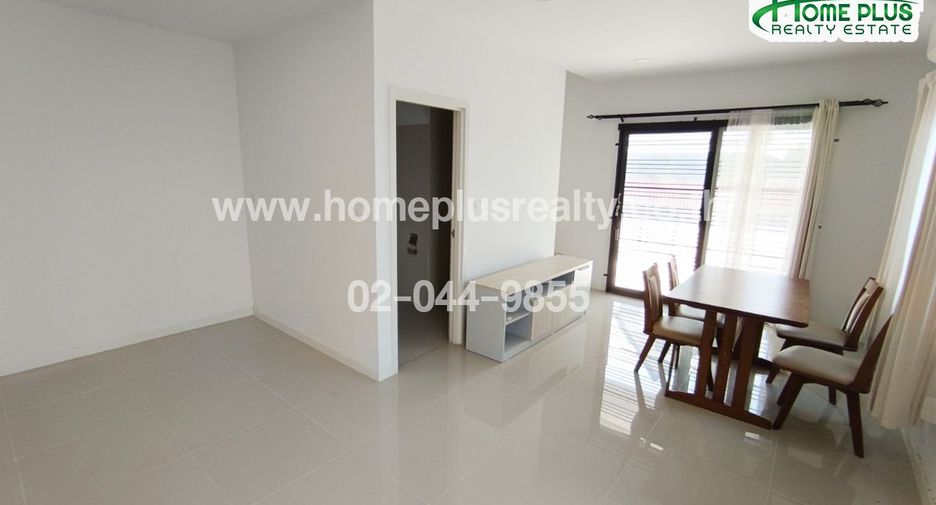 À vendre 3 chambres maison de ville à Mueang Pathum Thani, Pathum Thani