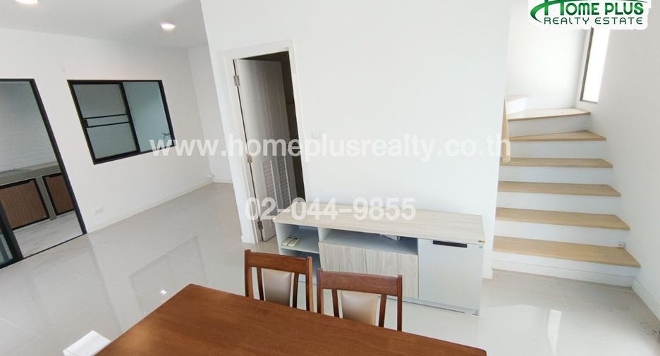À vendre 3 chambres maison de ville à Mueang Pathum Thani, Pathum Thani