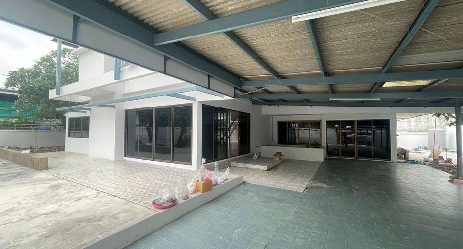 Casa en alquiler de 6 habitaciones en Huai Khwang, Bangkok