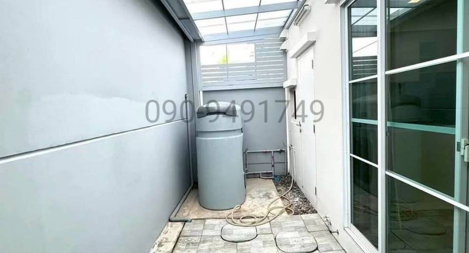 For rent 3 bedrooms townhouse in Prawet, Bangkok