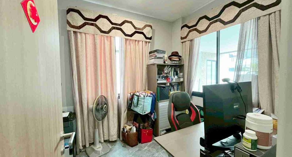 Casa en venta de 3 habitaciones en Saphan Sung, Bangkok