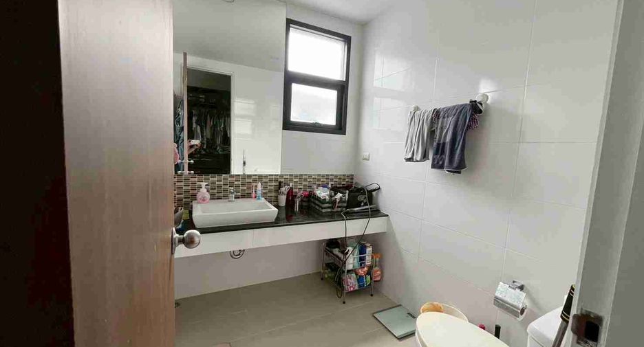 Casa en venta de 3 habitaciones en Saphan Sung, Bangkok