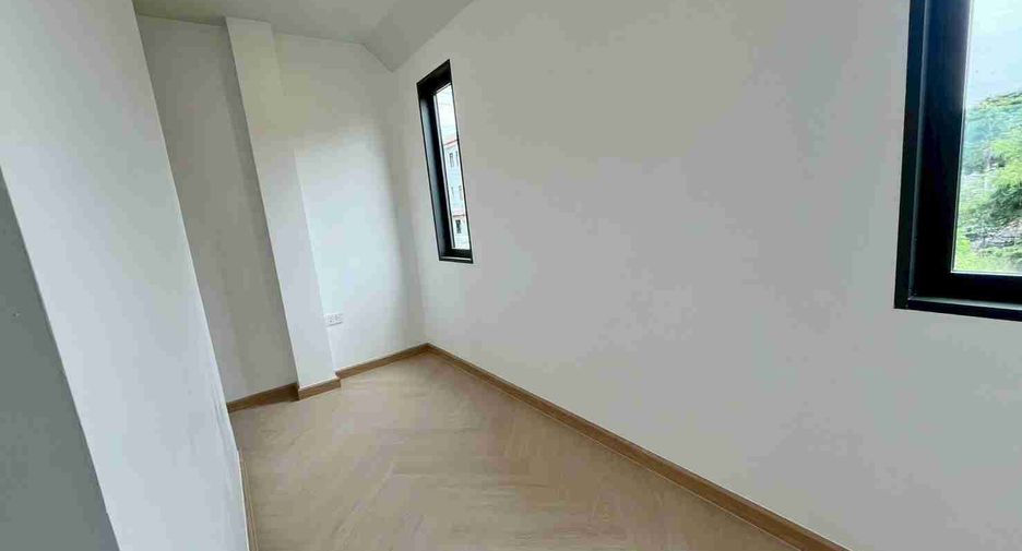 For sale 3 bedrooms house in Prawet, Bangkok