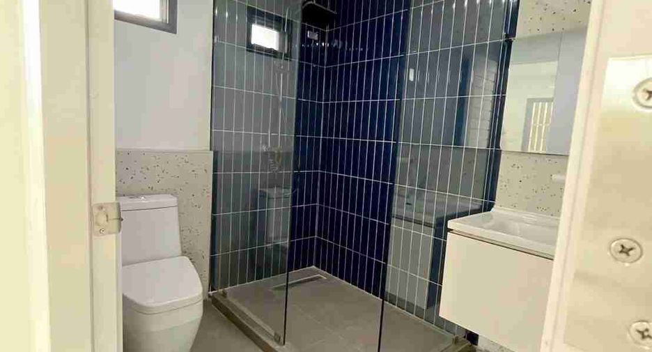 For sale 3 bedrooms house in Prawet, Bangkok