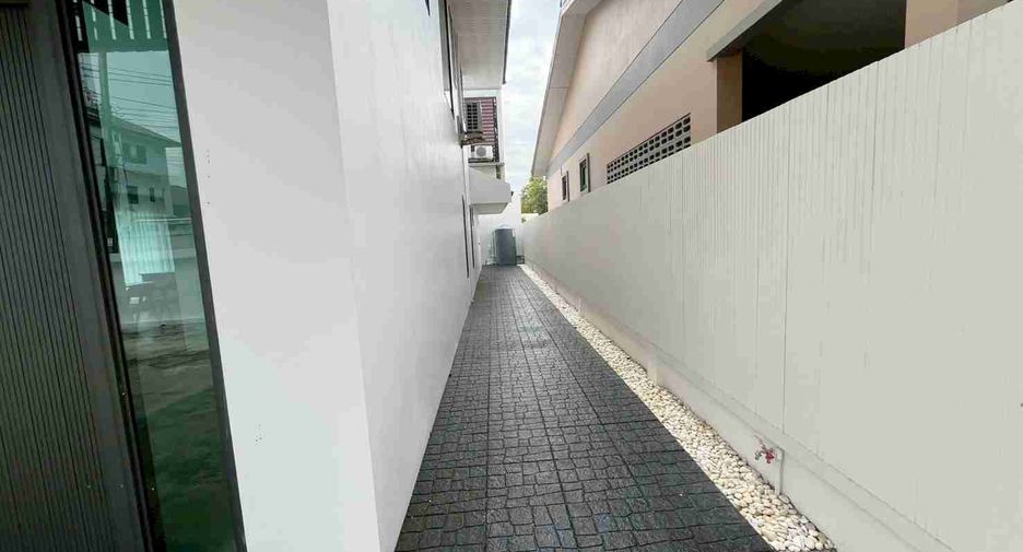 For sale 3 bedrooms house in Prawet, Bangkok