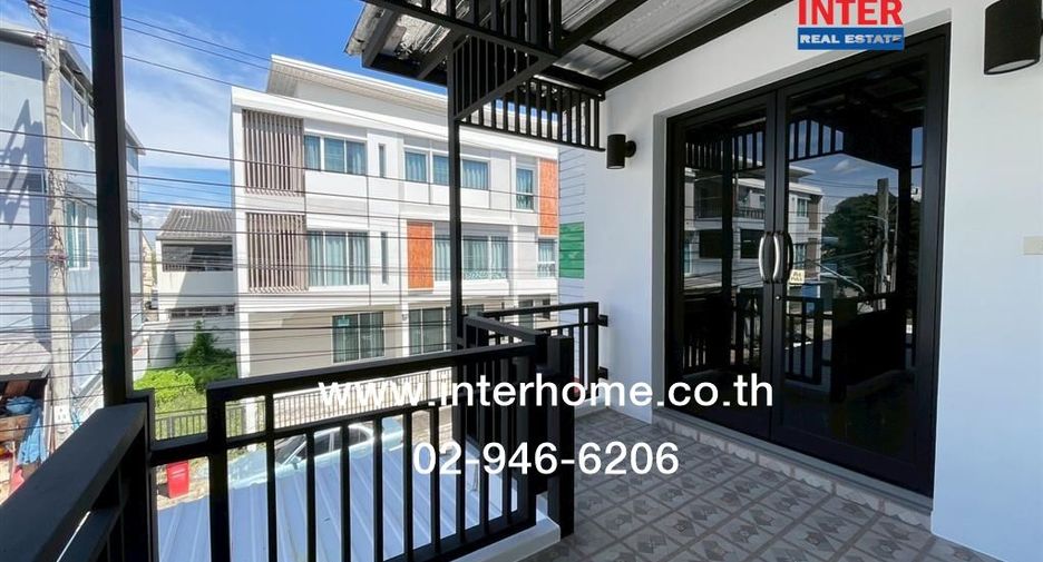 À vendre 2 chambres maison de ville à Lat Krabang, Bangkok