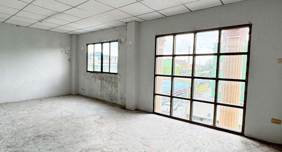 Local comercial en venta de 5 habitaciones en Krathum Baen, Samut Sakhon
