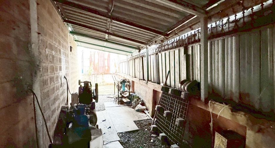 Local comercial en venta de 5 habitaciones en Krathum Baen, Samut Sakhon