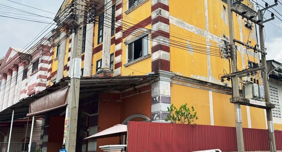 Local comercial en venta de 5 habitaciones en Krathum Baen, Samut Sakhon