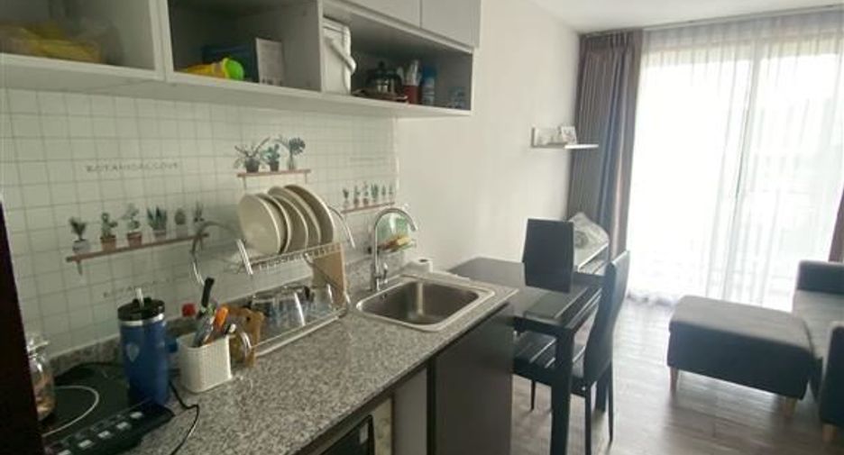 For sale 1 bed condo in Si Racha, Chonburi