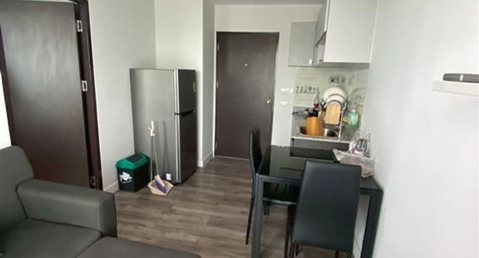 For sale 1 bed condo in Si Racha, Chonburi