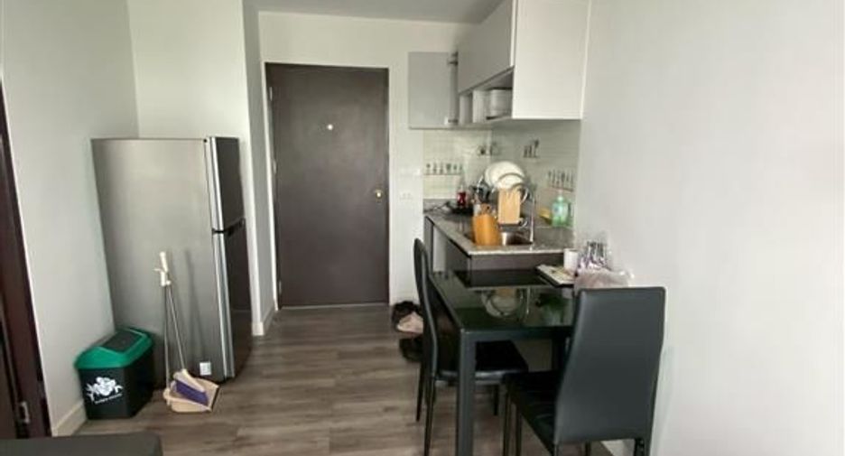 For sale 1 bed condo in Si Racha, Chonburi