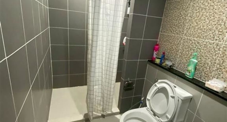For sale 1 bed condo in Si Racha, Chonburi