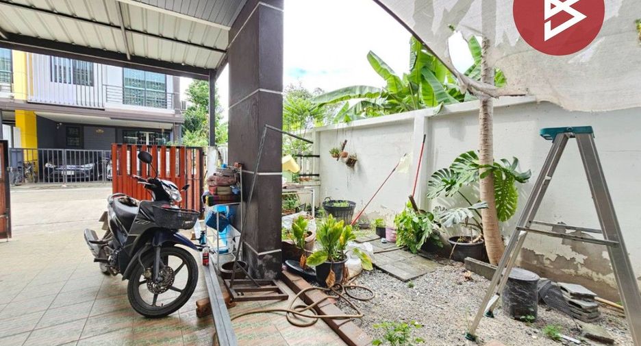 For sale 3 bedrooms townhouse in Mueang Chon Buri, Chonburi