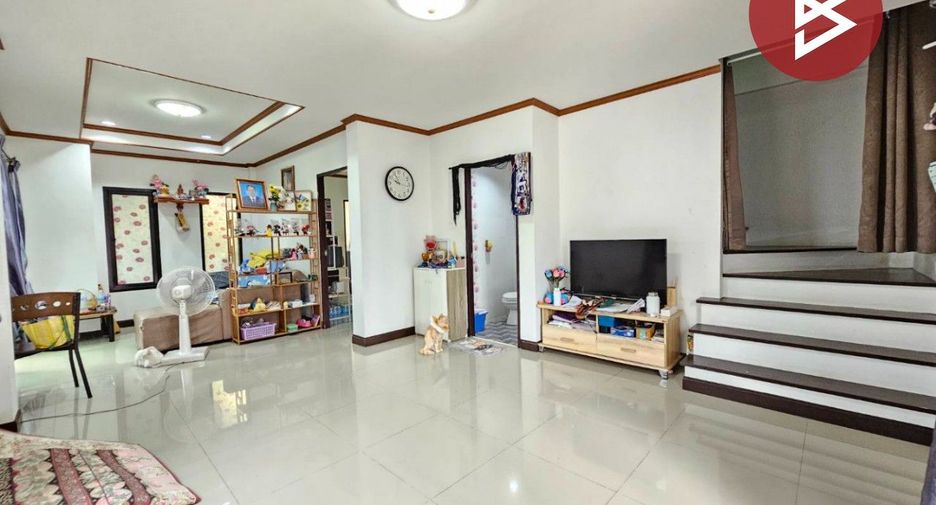 For sale 3 bedrooms townhouse in Mueang Chon Buri, Chonburi