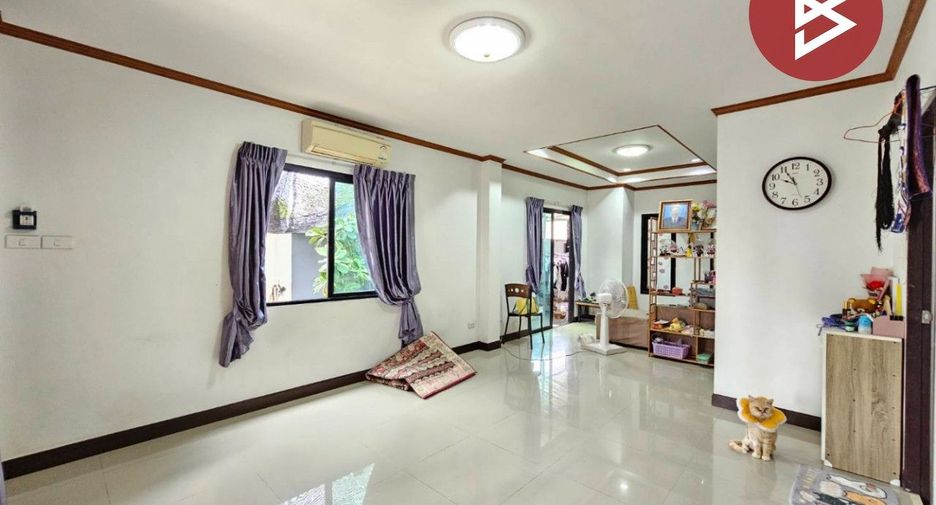 For sale 3 bedrooms townhouse in Mueang Chon Buri, Chonburi