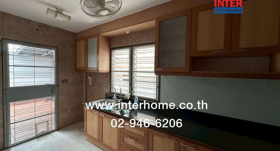 For sale 3 bedrooms house in Bang Khen, Bangkok