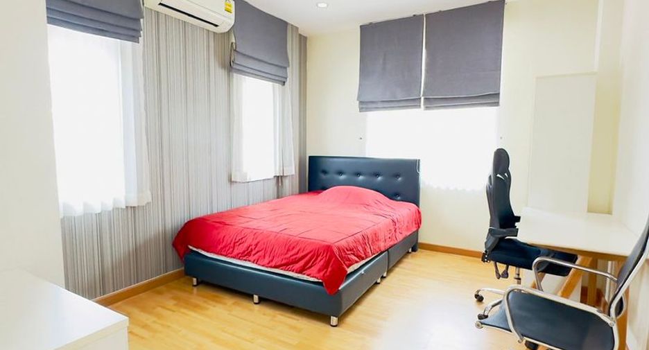 For rent and for sale 4 bedrooms house in Si Racha, Chonburi