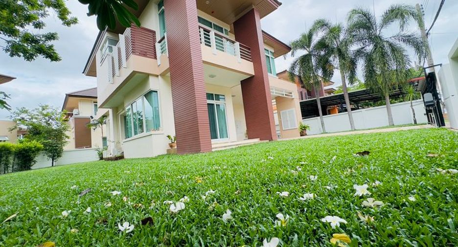 For rent and for sale 4 bedrooms house in Si Racha, Chonburi